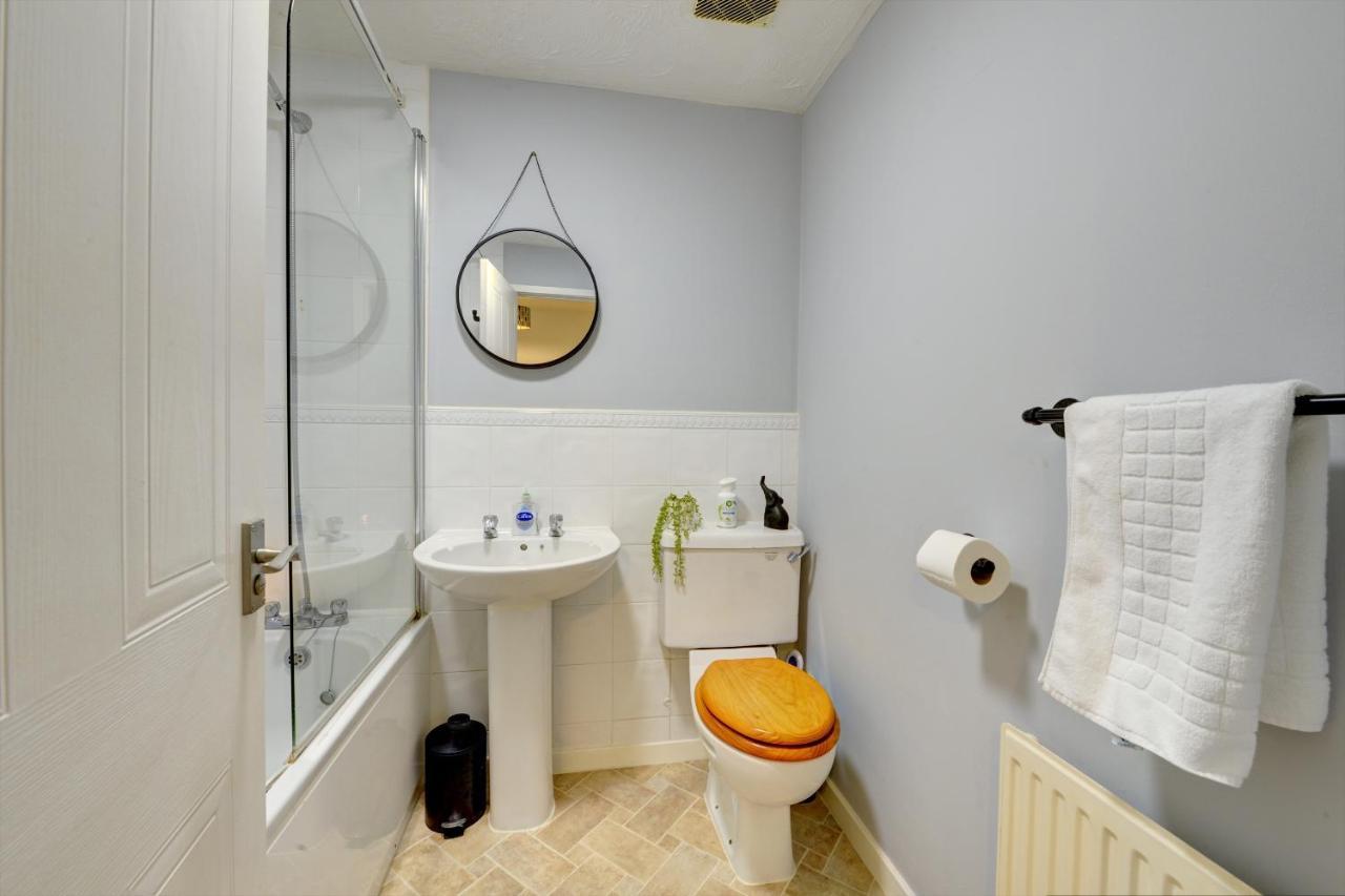 Modern 2 Bed House Sleeps 6 Southam Town Centre - Inspire Homes Ltd Luaran gambar