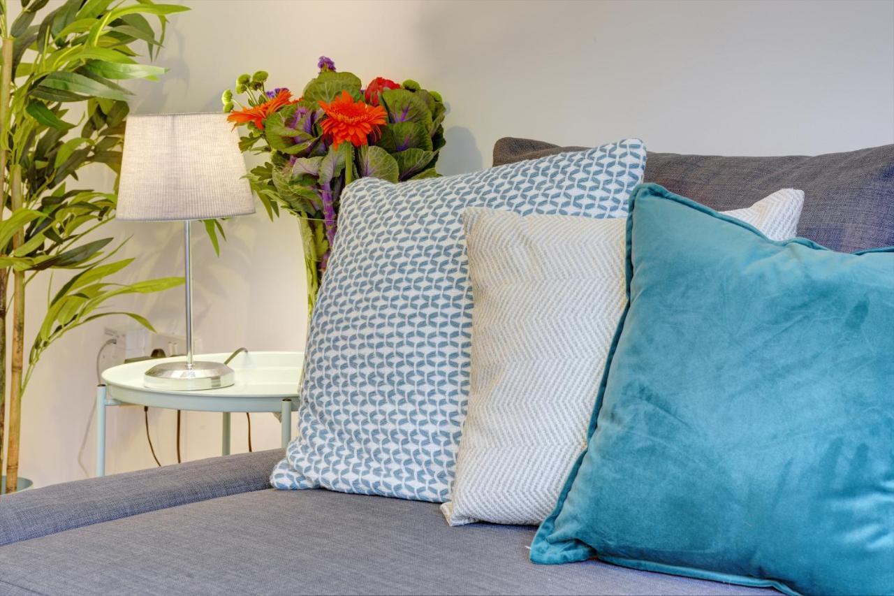 Modern 2 Bed House Sleeps 6 Southam Town Centre - Inspire Homes Ltd Luaran gambar